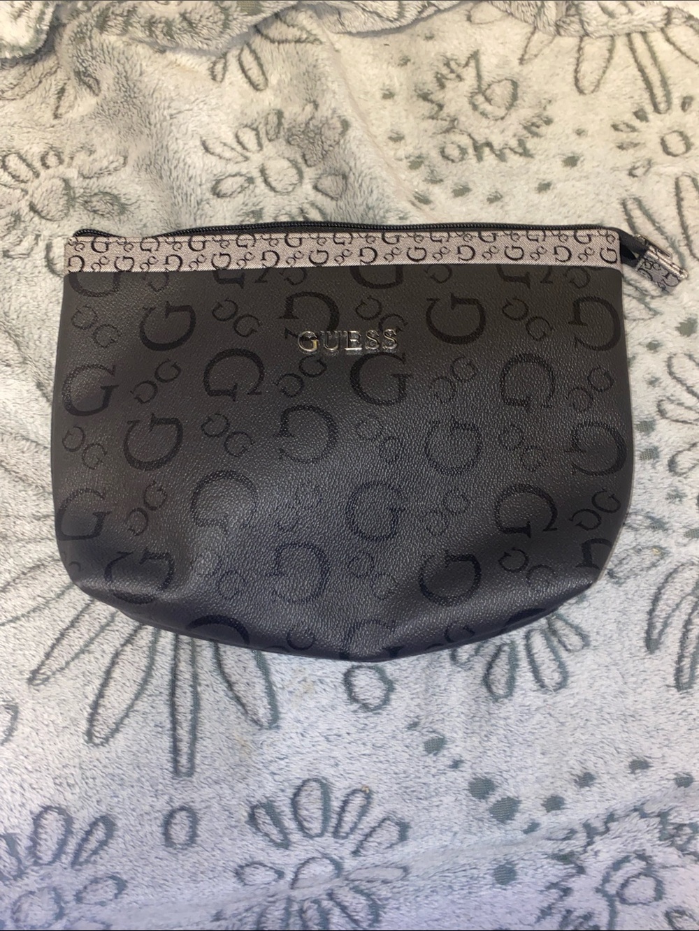 GUESS Black Logo-Print Cosmetic Pouch with Silver Hardware